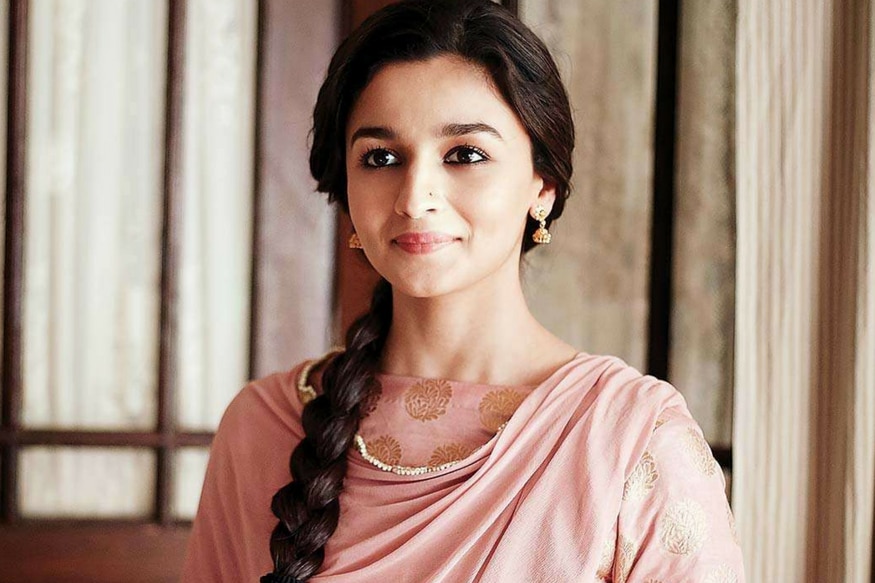 Alia Bhatt promotes her upcoming movie Raazi in style! @pinkvilla 😍 . . # aliabhatt #raazi #p… | Indian fashion dresses, Designer dresses indian,  Dress indian style