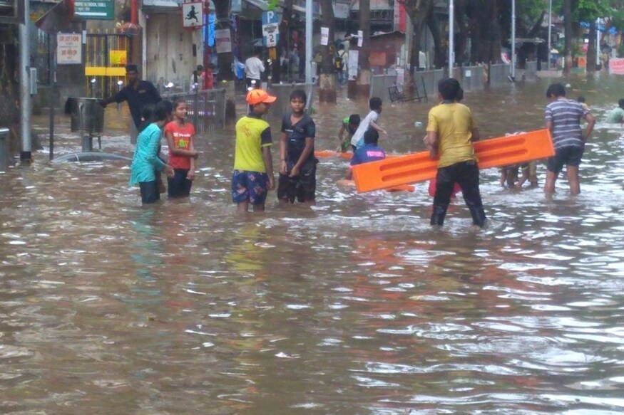 Mumbai Braces for More as Heavy Monsoon Showers Flood Roads, NDRF Teams ...