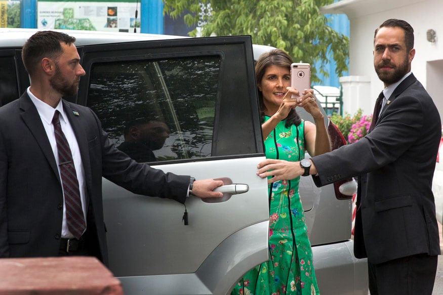 US Envoy Nikki Haley Performs 'Kar Seva' at Delhi's Gurudwara - News18