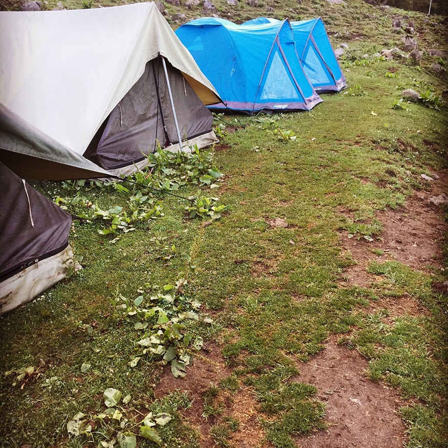 A moderately difficult trek, the trek to Kheerganga is one of the most popular treks starting from the Parvati Valley in Kasol. It takes you all the way up to Kheerganga where you can camp for a day or 2 and just relax and rejuvenate in the lap of nature. En-route the scenic beauty enchants you and takes you to another realm. (Image: Instagram)