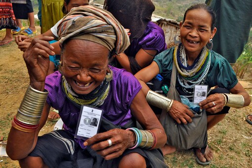 Representative image of women from the Bru.