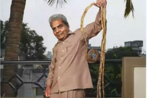 Indian Man With World's Longest Fingernails Will Finally Cut Them After 66  Years
