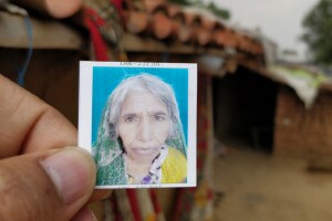Etwariya-Devi-mayhave-succumbed-to-hunger,-but-her-family-now-gets-ration.-First-supply-of-30-kilos-of-rice-was-the-day-after-her-death