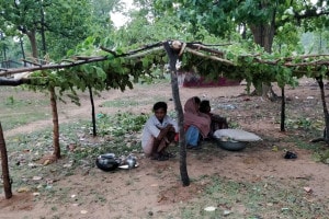 Ramgarh's-Mandu-block-has-Chintaman-Malahar's-neighbours-who-still-awaits-a-shelter,-let-alone-ration-card-or-food
