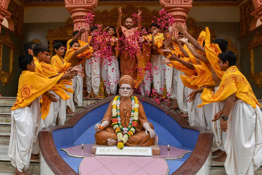 Guru Purnima 2019: Date, Time and Significance of Vyas Purnima