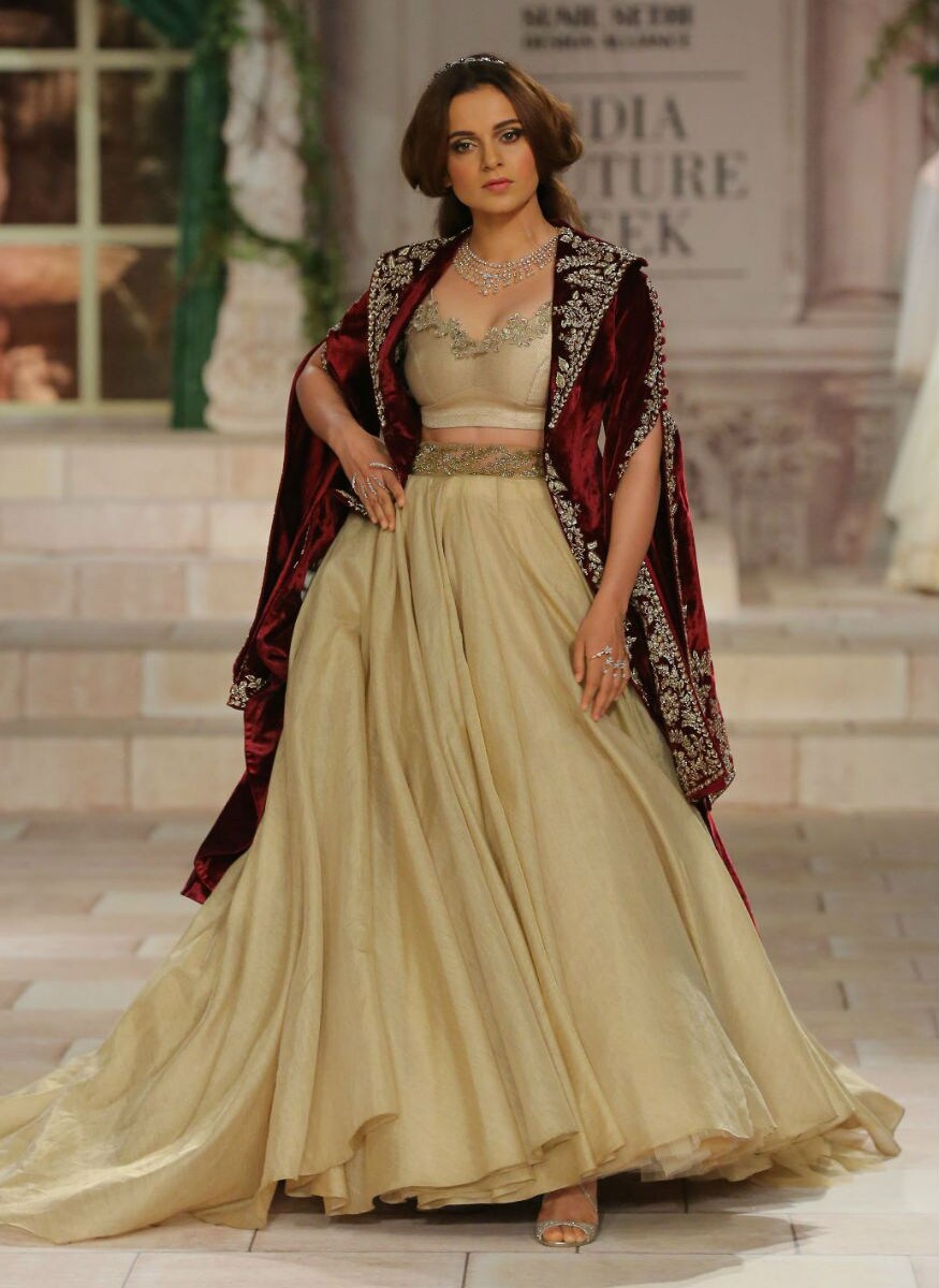 Design discord ends cordially Reynu Taandon apologises to Anju Modi over  similar design in her new collection  Times of India