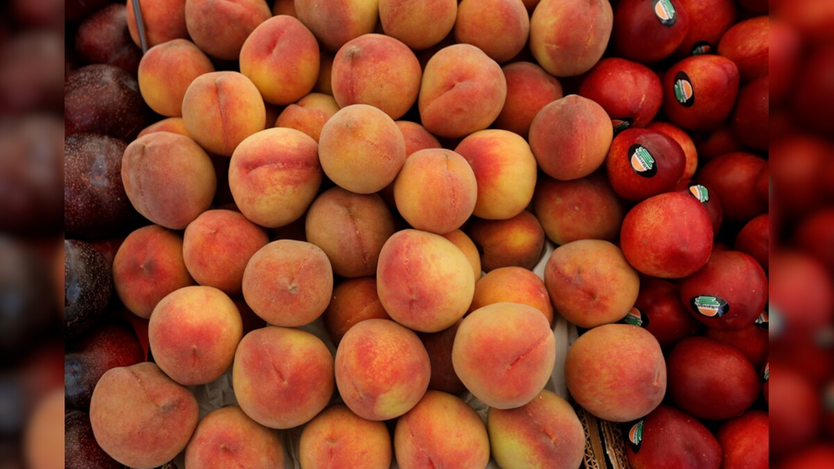 7 Benefits Of Peaches That Make Them A Summer Staple