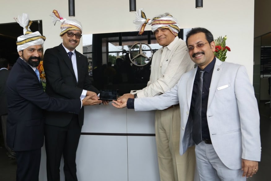 Santosh Iyer, Vice President - Customer Services and Corporate Affairs, Mercedes-Benz India, Sharath Vijayaraghavan, Executive Director, Sundaram Motors at the inauguration of Mercedes-Benz one of South India’s largest luxury car service facility with Sundaram Motors in Eachanari, Coimbatore. (Image: Mercedes-Benz)