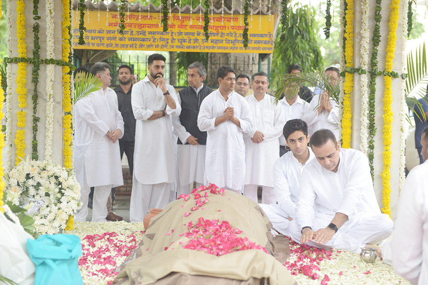 Никхил нанда. Агастья Нанда. Риту Нанда Капур похороны.