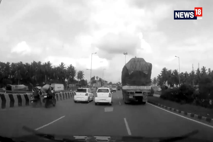 Deadly Accident On Highway But A Miracle Saves The Baby Deadly Accident On Highway But A Miracle Saves The Baby