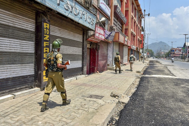 File photo of security personnel patrolling a street during a strike called by the separatist leaders. (PTI)