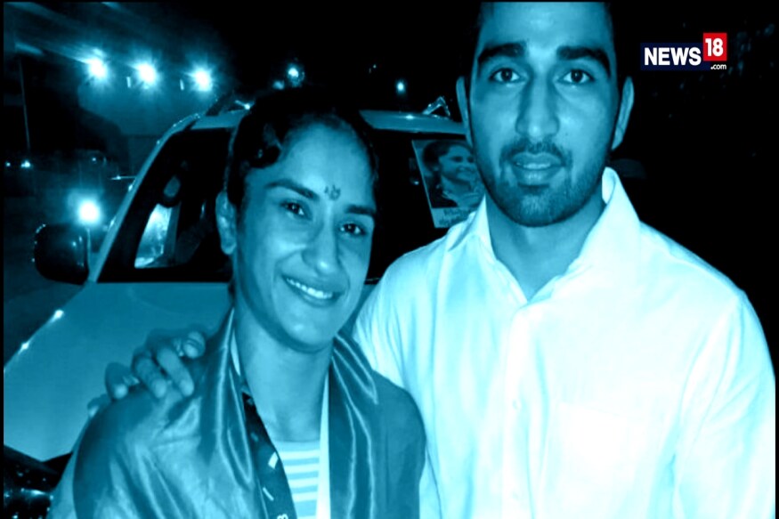 Watch: Asiad Gold Medal Winner Vinesh Phogat Gets Engaged at Airport