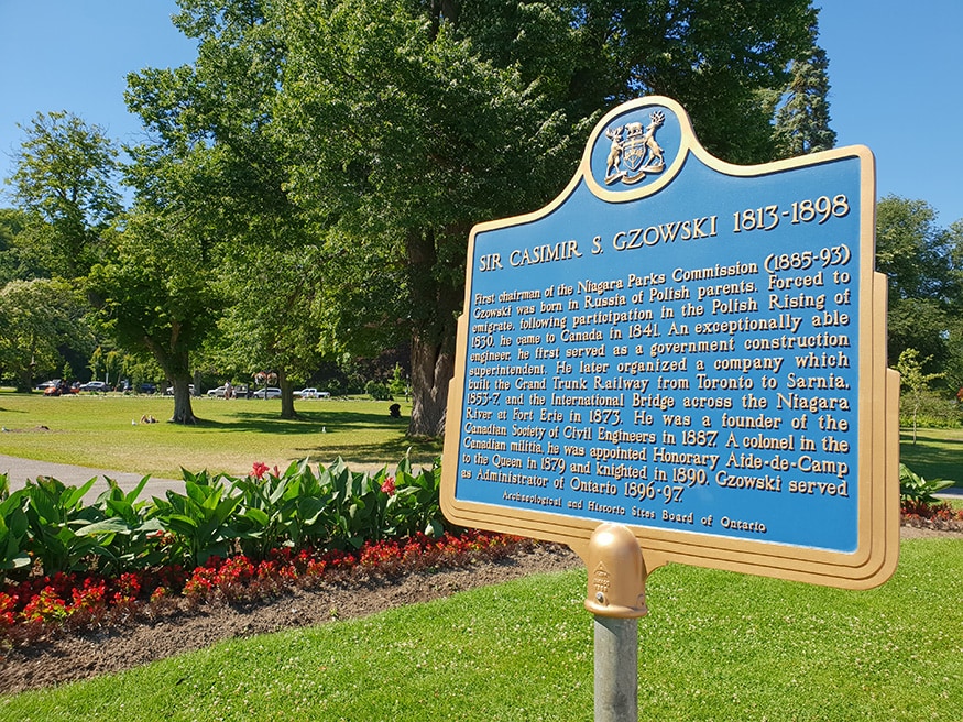 The area around the Niagara Falls is surrounded with lush green gardens and magnificent views. (Image: News18/Varun Sharma)