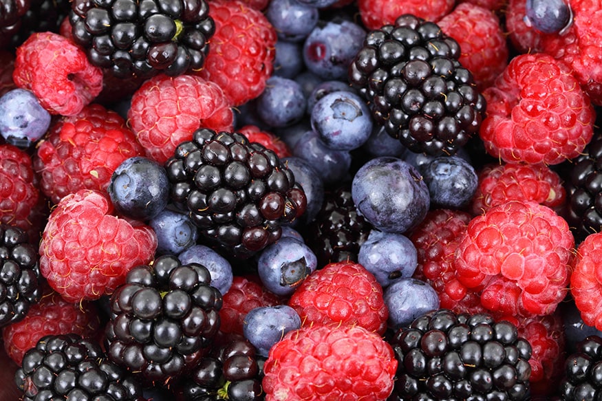 Berries: Berries are high in fibre, vitamin C and age-defying antioxidants. The best part is that their taste is absolutely scrumptious. You can snack on a handful of berries or add them to your smoothies, yoghurt, oatmeal or porridge.