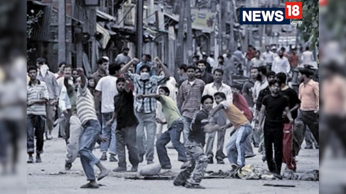 Muzaffarnagar Riots Union Minister Sanjeev Balyan Appears in Court