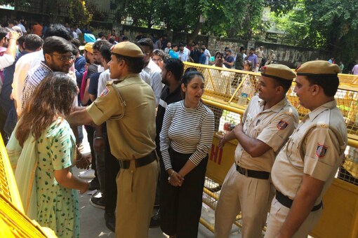 Heavy police force was deployed in the area to ensure hassle free polling. 