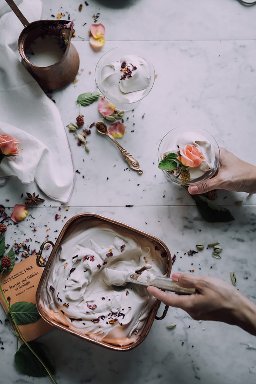 Yoghurt: Yogurt is full of probiotics. These friendly bacteria help in maintaining a natural balance in our gut – the place where dopamine is released. As it helps in maintaining a healthy gut, in turn, it helps the prefrontal cortex to work in the right manner, thus reducing our stress and anxiety levels to a great extent.