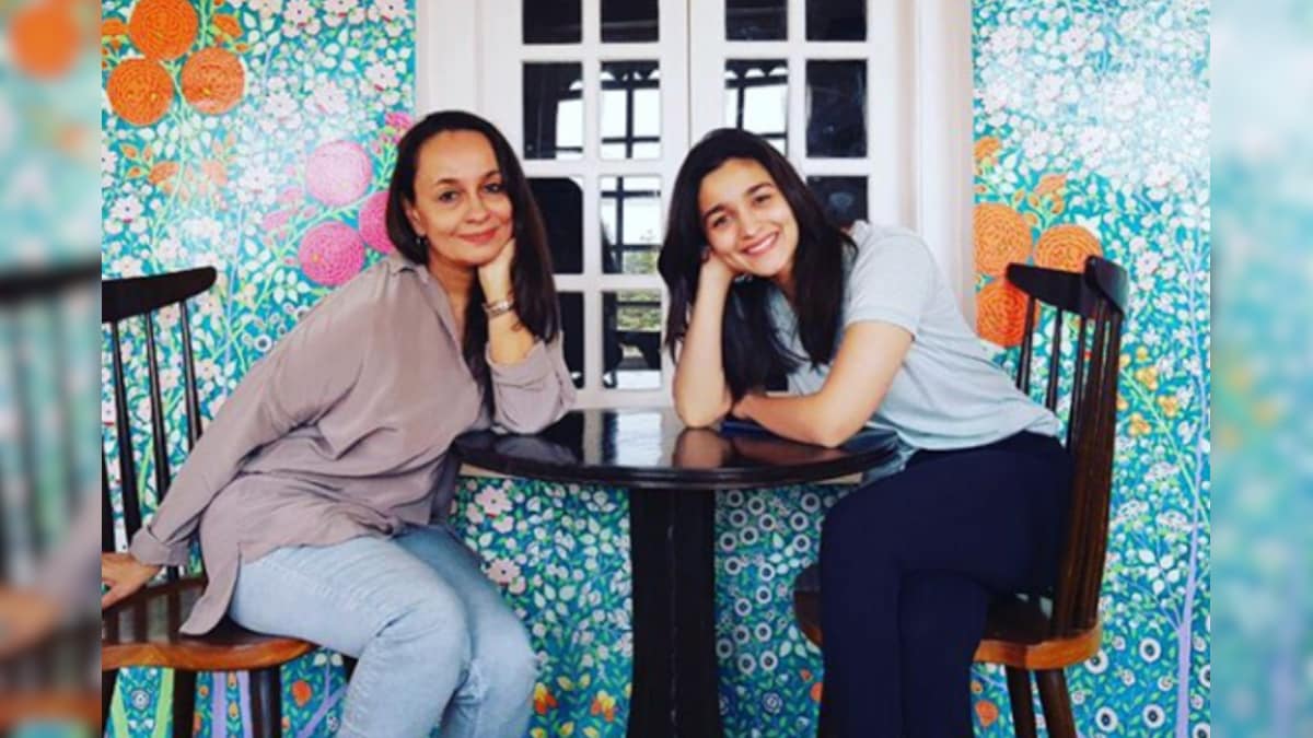 Soni Razdan Smoked Many Cigarettes While She Was Pregnant With Alia Says I Was Unaware News18