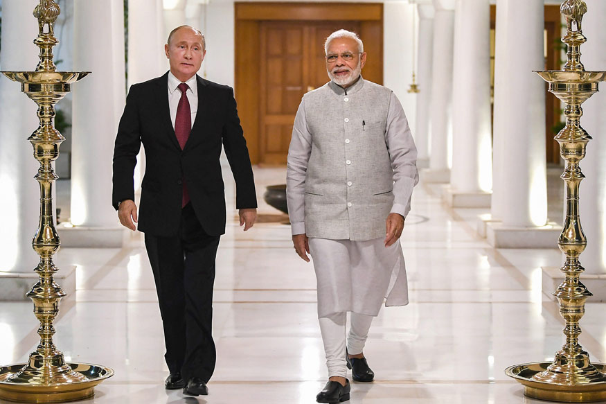 PM Narendra Modi Welcomes Vladimir Putin With a Hug - News18