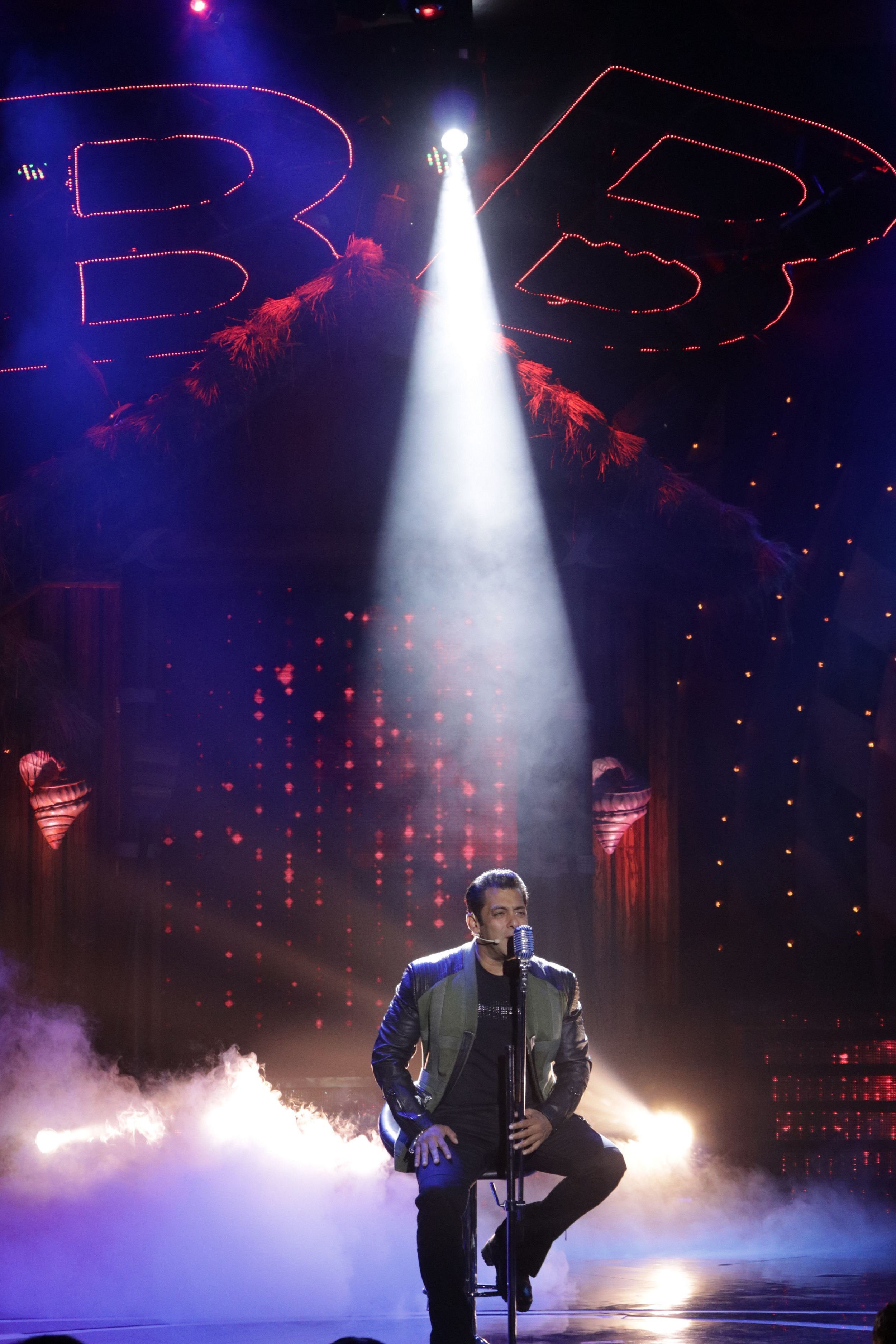 Bigg Boss 12 Weekend Ka Vaar Govinda Salman Khan Will Make Breakfast For Each Other bigg boss 12 weekend ka vaar govinda