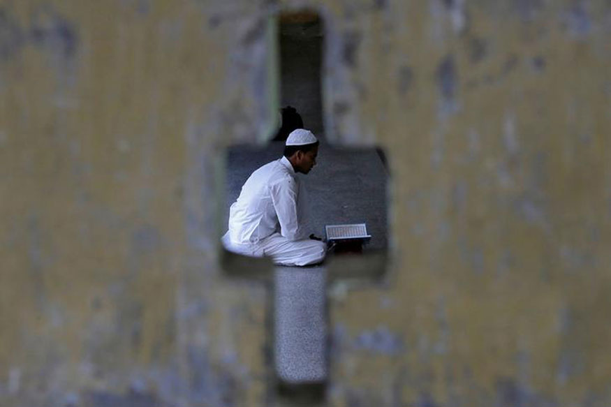 To Get Police to Probe Son's Death, Muslim Man in UP Converts to Hinduism with Family