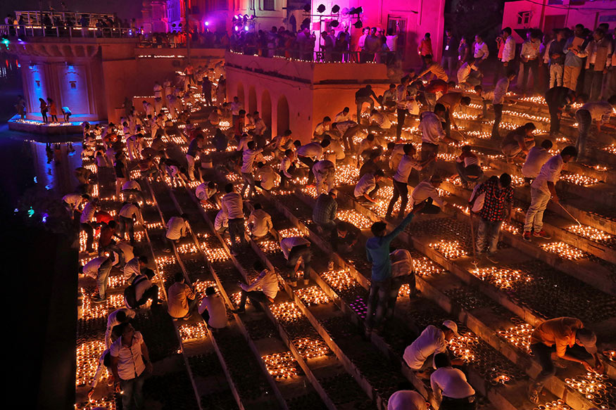 Deepotsav 2018: Ayodhya Creates Guinness Record with Diwali Diyas ...