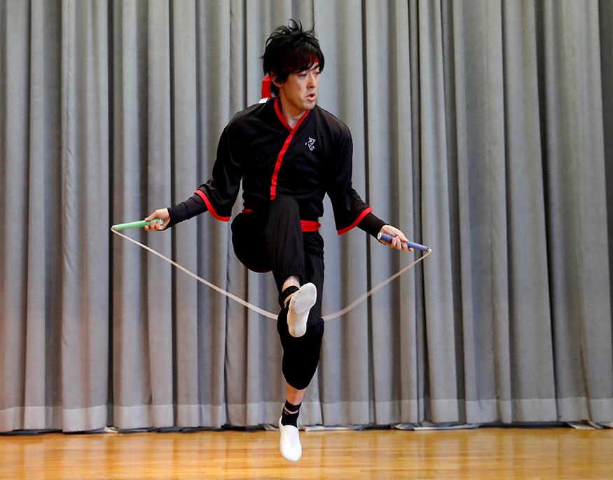 இப்படியும் கின்னஸ் ? வினோதமான சாதனைகளின் பட்டியல் - பாகம் 2 5 இப்படியும் கின்னஸ் ? வினோதமான சாதனைகளின் பட்டியல் - பாகம் 2