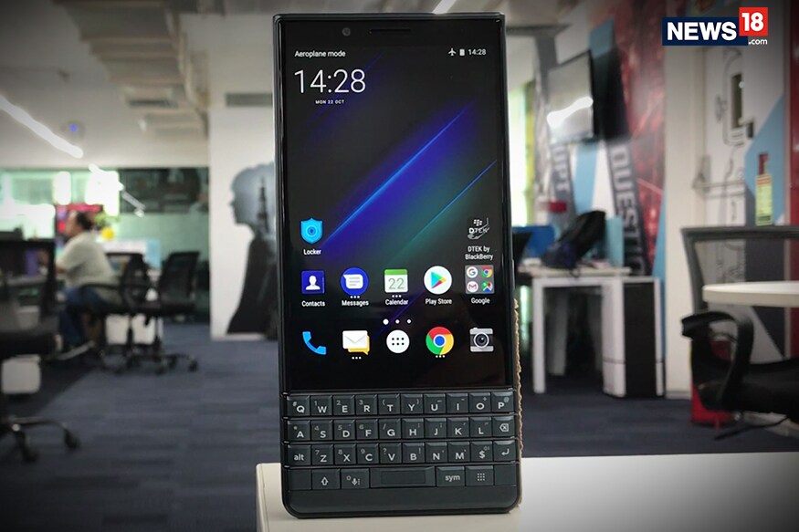 BlackBerry Key2 LE Review: The Old World Charm