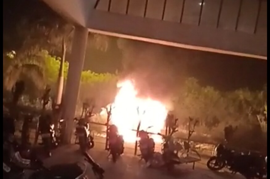 Vehicles Set Ablaze in Lucknow After BJP MLA’s Alleged Misbehaviour with Medical College Staff