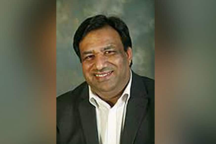 Pak-origin UK Councillor Suspended for Sending Topless Woman's Photo During Meeting