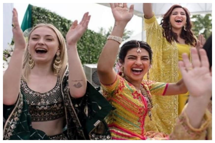 Sophie Turner wore so many stunning lehengas at Nick Jonas, Priyanka  Chopra's wedding. See pics