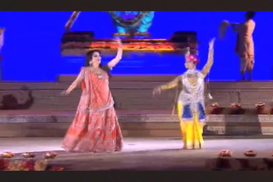 Nita Ambani Dances To 'Madhurashtakam' At Isha-Anand's Sangeet Ceremony Nita Ambani Dances To 'Madhurashtakam' At Isha-Anand's Sangeet Ceremony