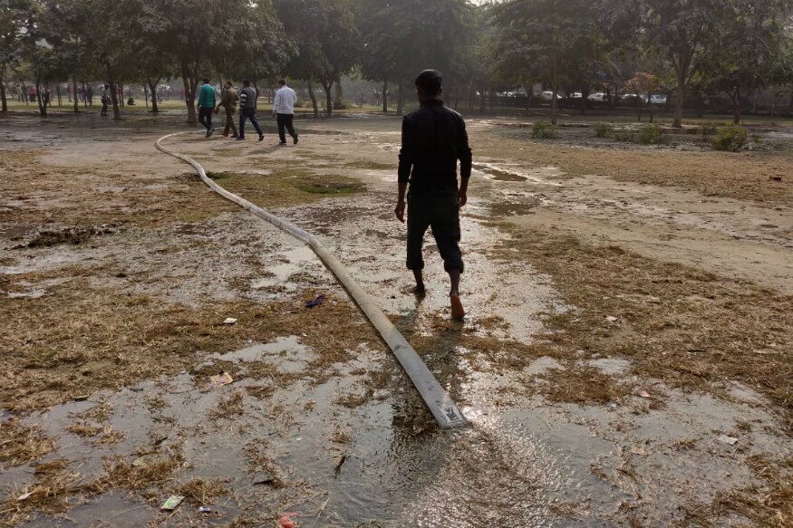 Post the Ban in Noida Park, Those Who Turned Up For Friday Prayers Found the Ground Waterlogged
