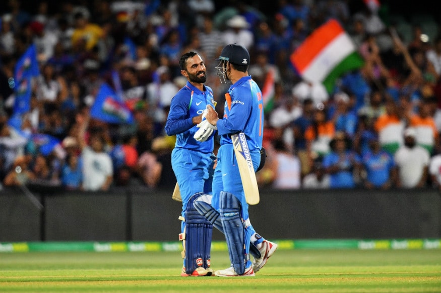 Dinesh Karthik, MS Dhoni