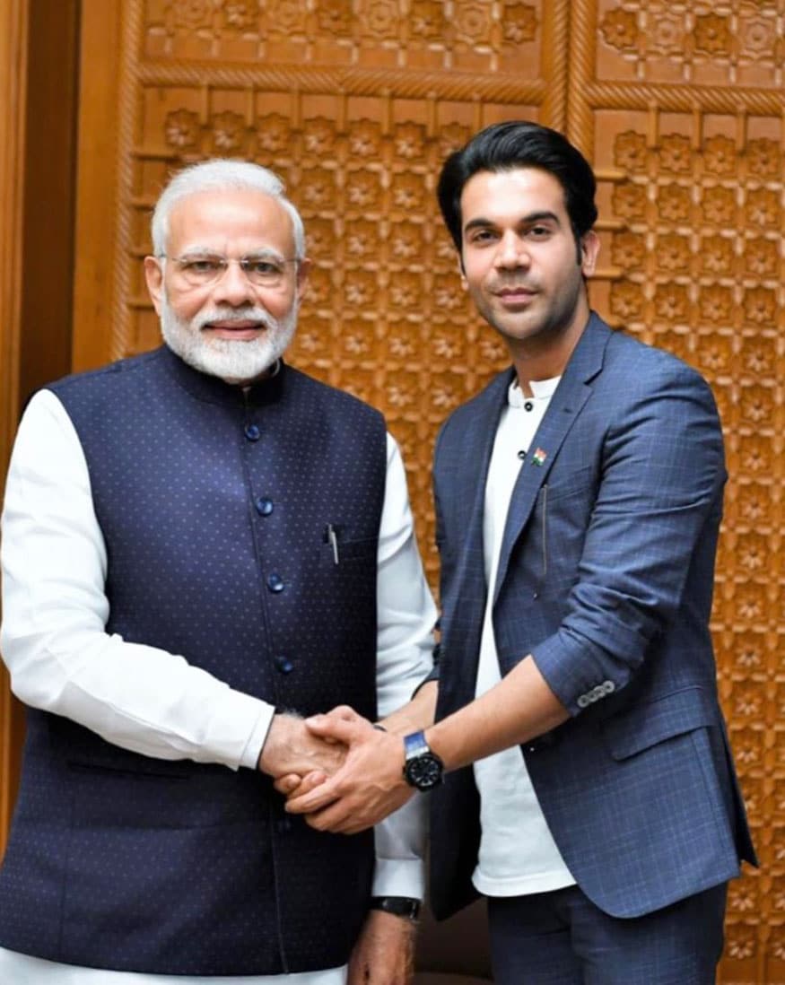 PM Narendra Modi Bonds With Bollywood's Young Icons; See Pics - News18