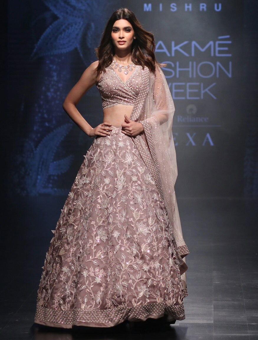 Bollywood Divas Walk the Ramp at Lakme Fashion Week 2019 - News18
