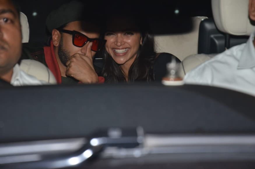 Deepika & Ranveer's Cute PDA Moments at Gully Boy Screening