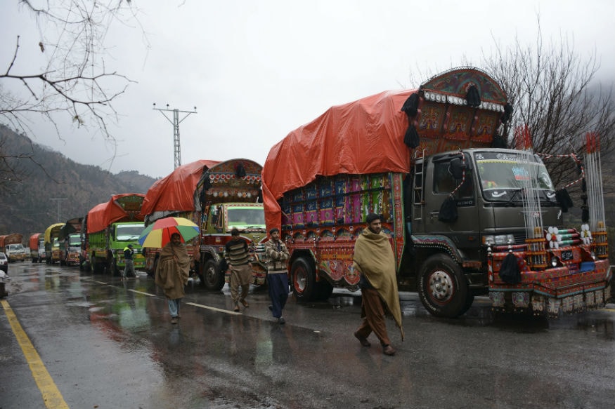 On the Day India Bombed JeM Camp in Balakot, Cross LoC Trade Between Srinagar and Muzaffarabad Stays on Course