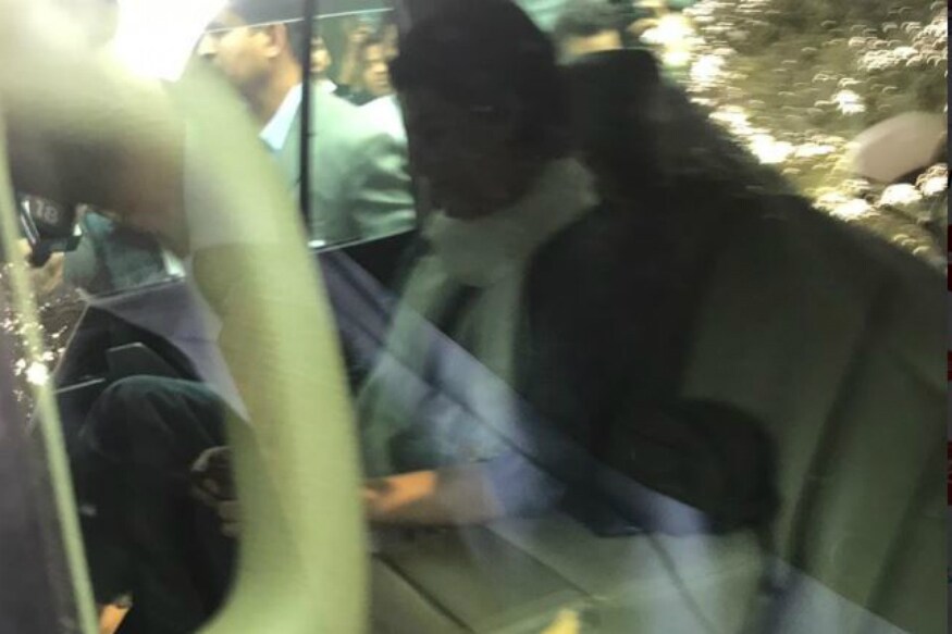 Robert Vadra Appears Before EC in Money Laundering Case With Wife Priyanka in Tow