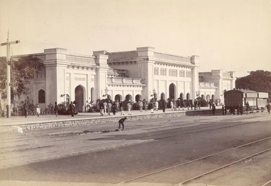 Passengers waiting on the platform at Hyderabad Station in India. (Image: Getty Images)