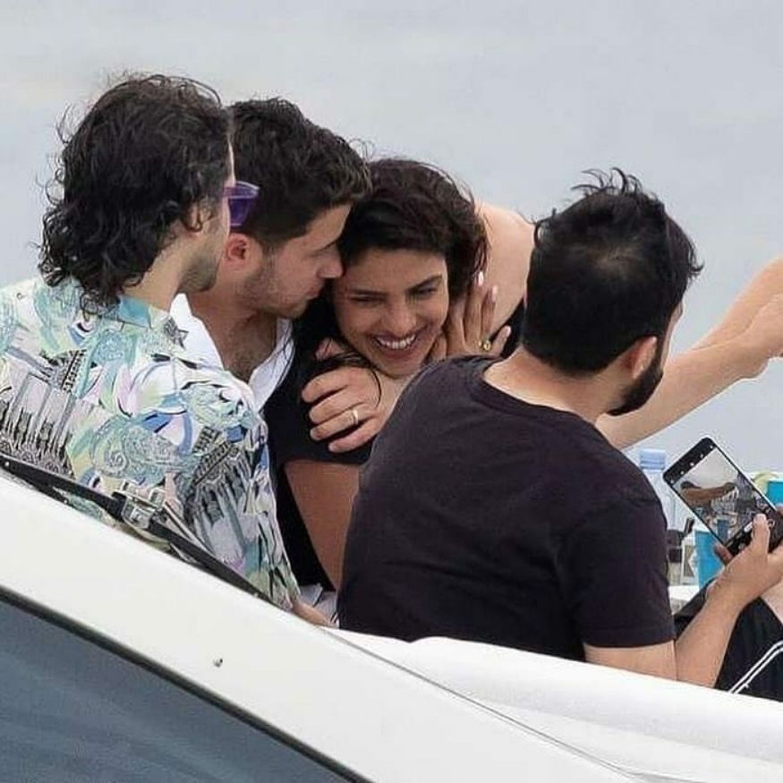  Nick Jonas and Priyanka Chopra share sweet nothings while holidaying in Miami. (Image: Instagram)