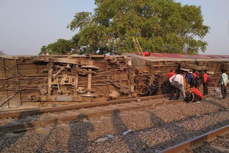 12 Coaches of Howrah-New Delhi Poorva Express Derail Near Kanpur, 13 Injured