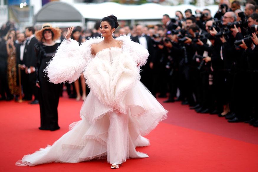 https www news18 com photogallery india may 2019 best infographics of the month 2126937 html https images news18 com ibnlive uploads 2019 05 election firsts jpg a creative on the many firsts of the lok sabha elections 2019 image news18