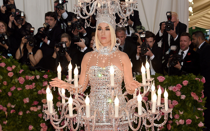 Katy Perry Lights Up 2019 Met Gala Dressed as a Chandelier; See Pics ...