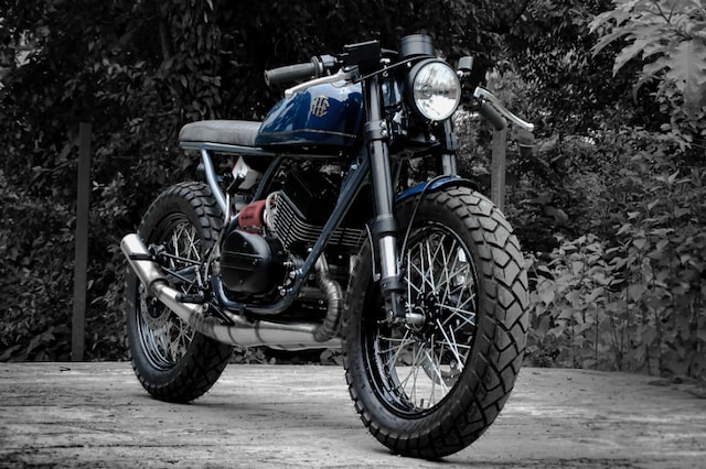 Modified Yamaha RD 350. (Image Source - <a href="https://www.facebook.com/Motoexotica-India-299684120152677/">Moto Exotica</a>)