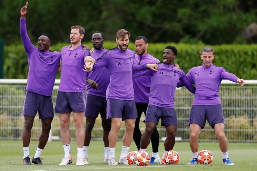 Tottenham Hotspur Tell Players to Follow Social Distancing Rules After Jose Mourinho Training Mistake