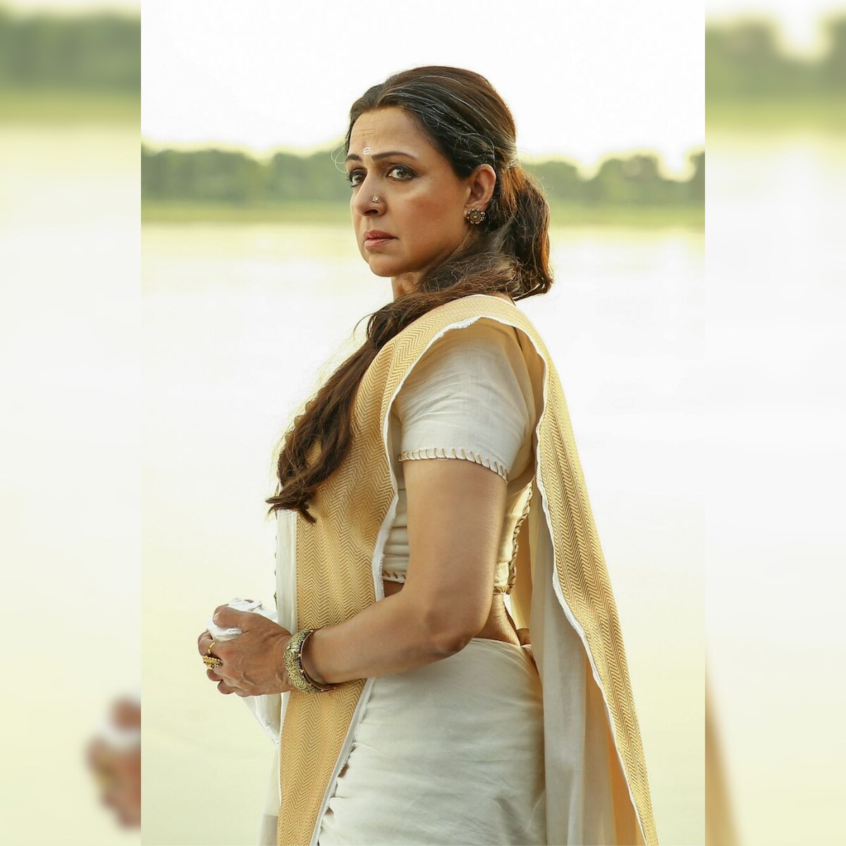 10 Legendary Bollywood Actresses Who Have Aged Gracefully