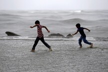 Red Alert Sounded in Three Kerala Districts as IMD Predicts Very Heavy Rainfall