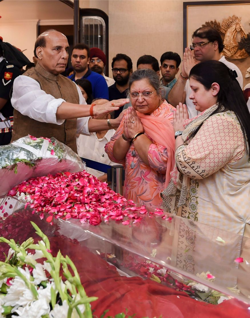 Arun Jaitley S Final Journey Political Leaders Pay Homage