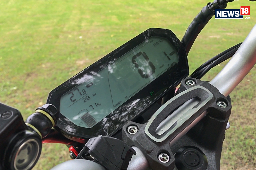 revolt rv 400 charging